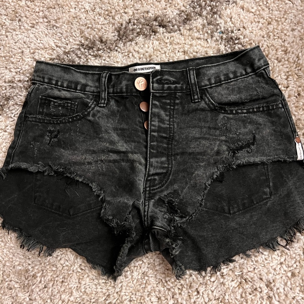 25 One Teaspoon shorts
